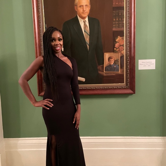 Cute black dress! - Picture 3 of 7